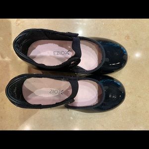 Little kids size 9 tap shoes worn 3-5 times